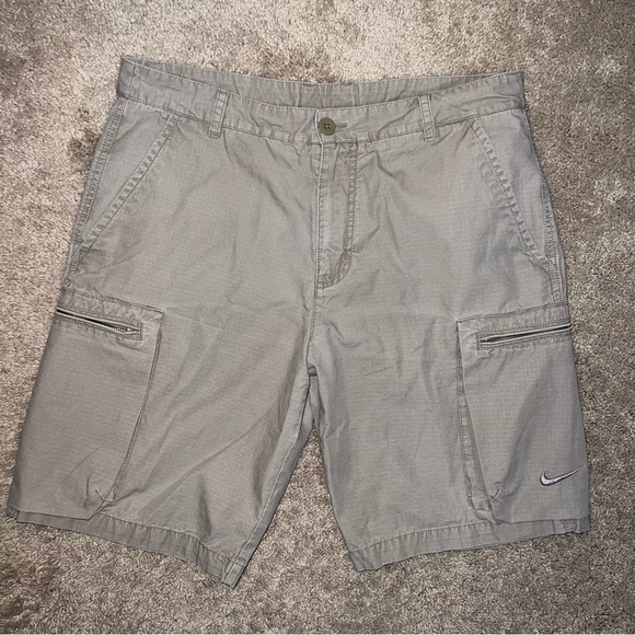 Nike Cargo Shorts Khaki Size 34 - Picture 4 of 12